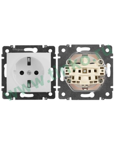 Розетка Valena 2К+3 10/16А, белый (774420). Розетка. LegranD в Твери